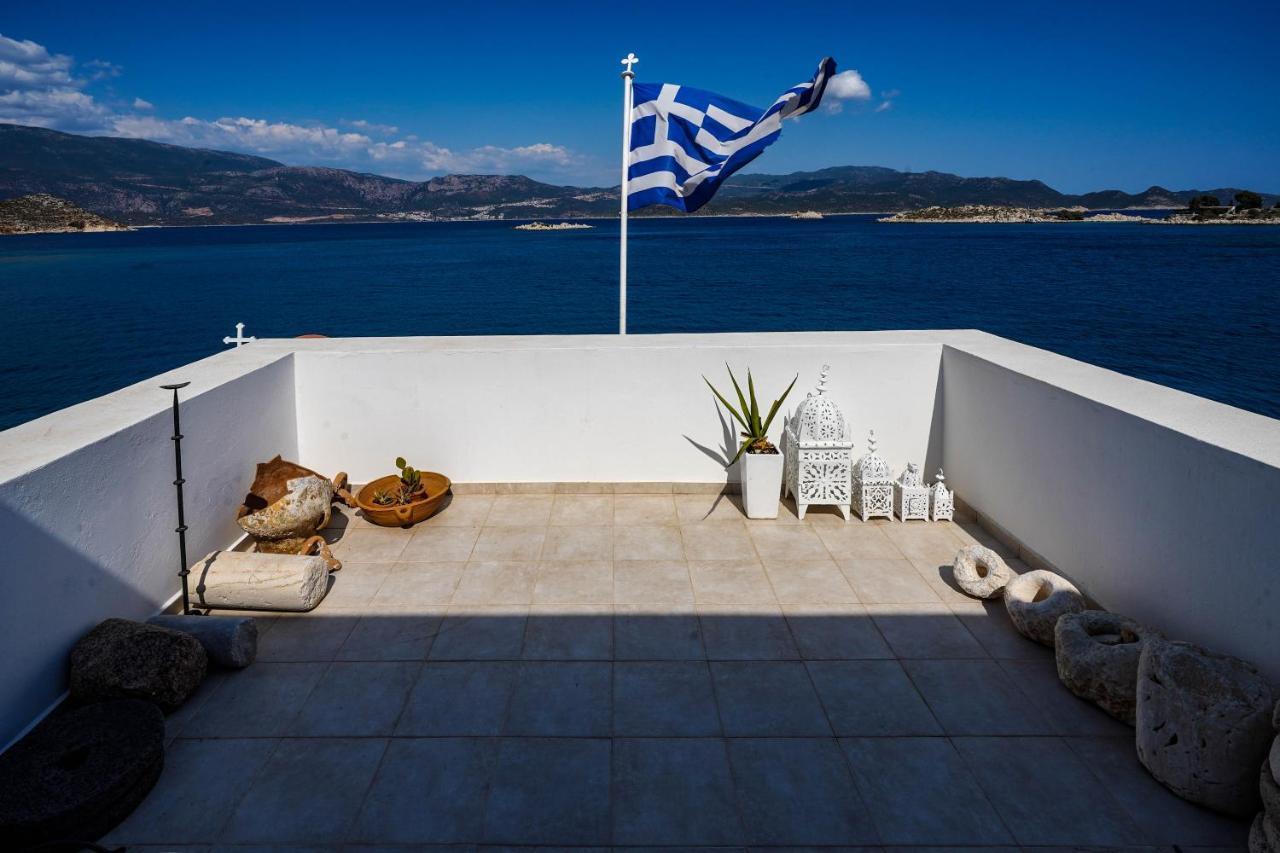 Вилла The Admiral'S House Kastellorizo Меис Экстерьер фото